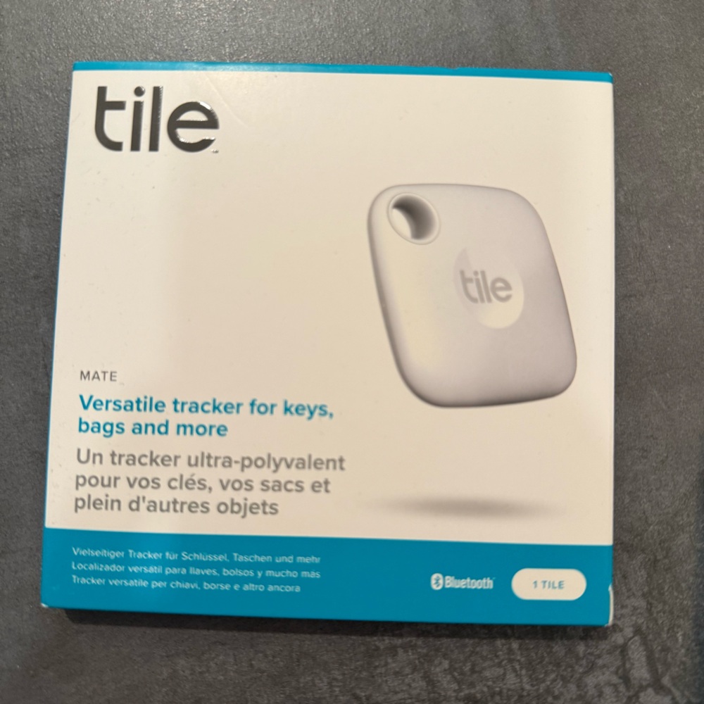 NEW SEALED Tile Mate 1-Pack White Bluetooth Tracker Keys Finder Item Locator GPS
